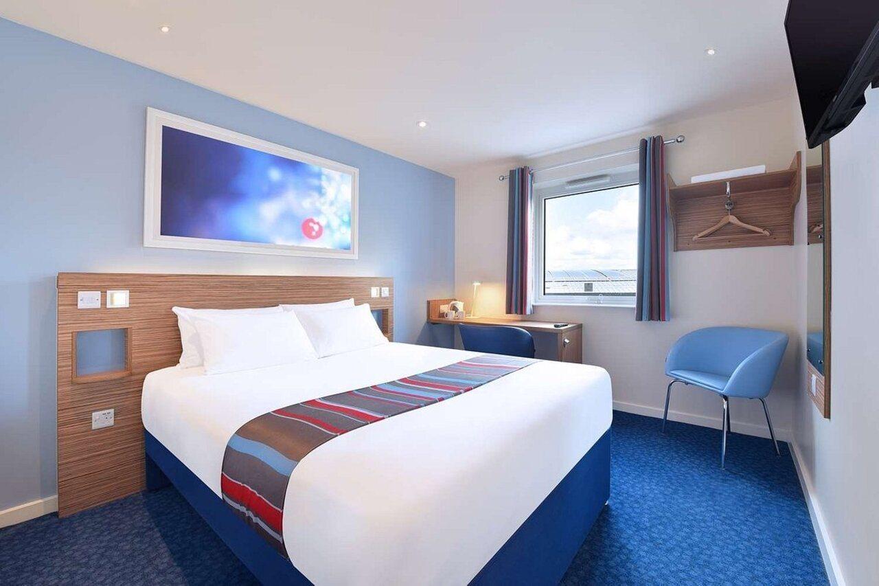 Travelodge Manchester 3*