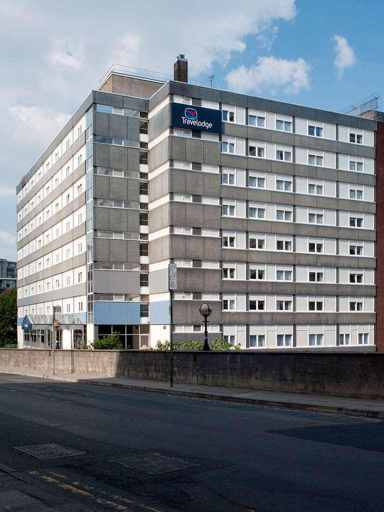 Travelodge Manchester Hotel 3*